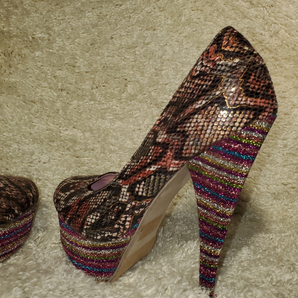 Mona Mia Collezion Leopard Stiletto heels sz 7 1/2 - Picture 6 of 13